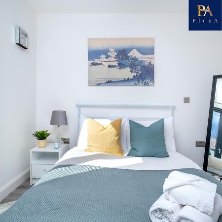 Pluxa Vivid Veranda Beautiful City Centre Apartment With Free Parking Birmingham Bagian luar foto