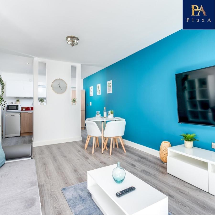 Pluxa Vivid Veranda Beautiful City Centre Apartment With Free Parking Birmingham Bagian luar foto